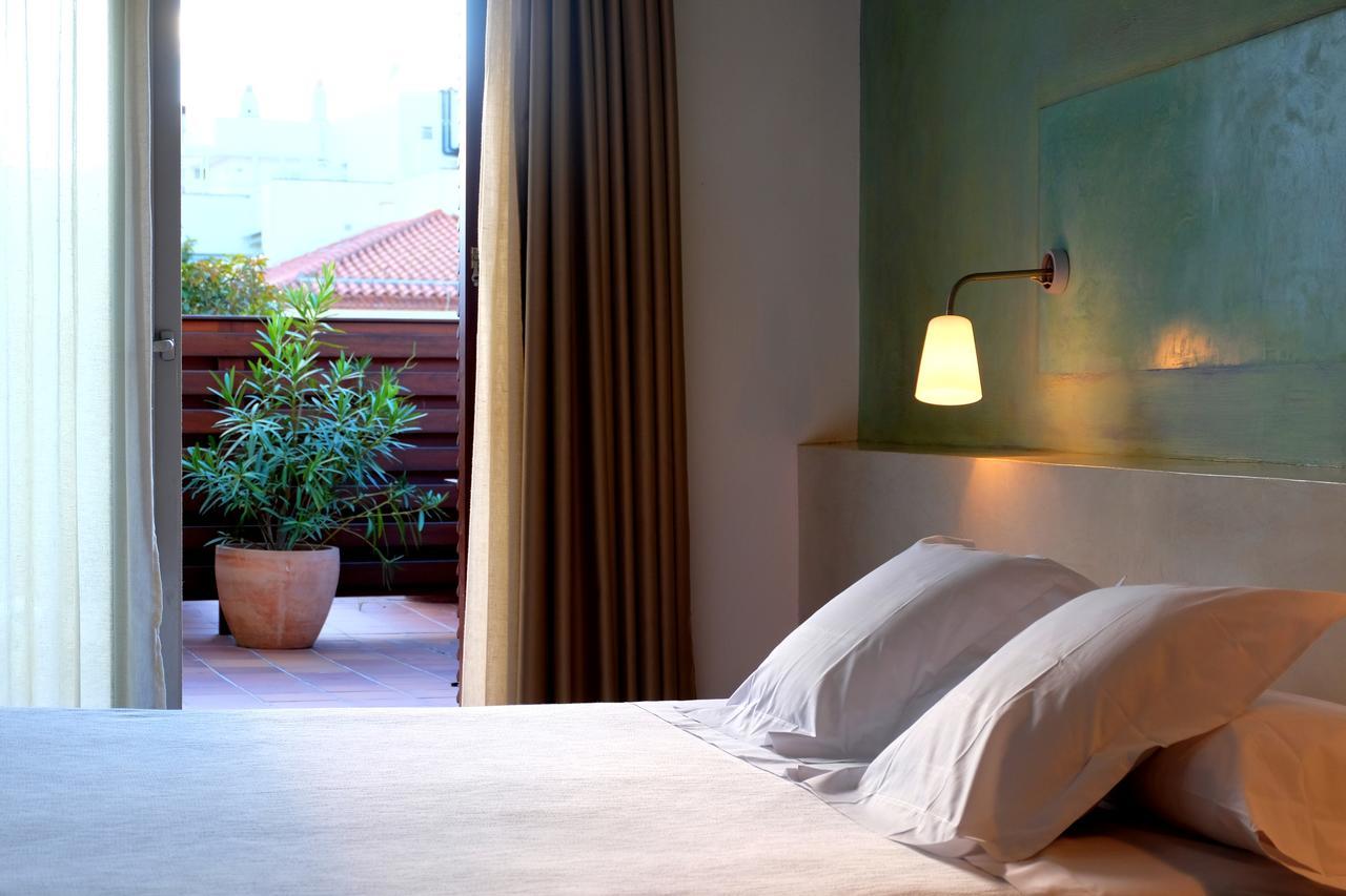 Hotel Carmen Roses Extérieur photo