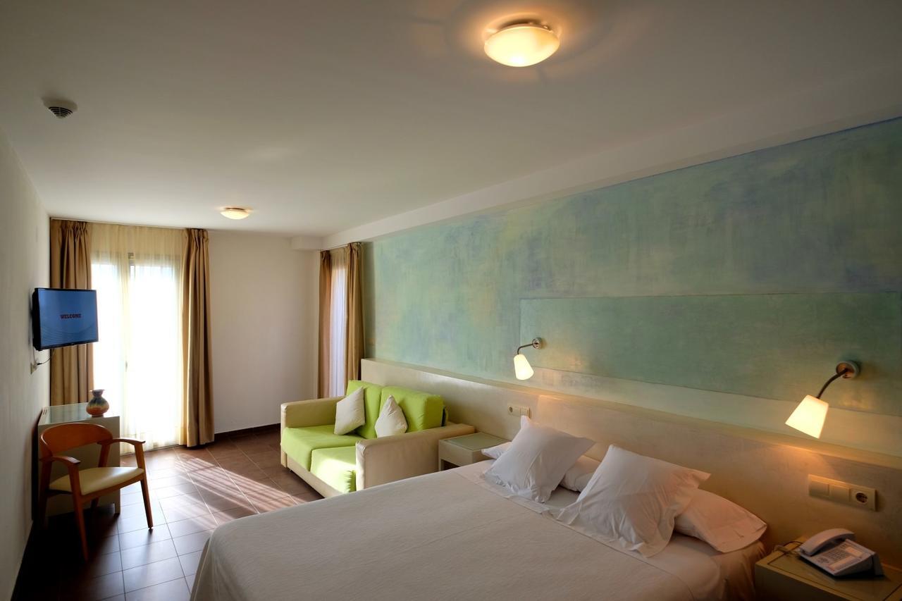 Hotel Carmen Roses Extérieur photo