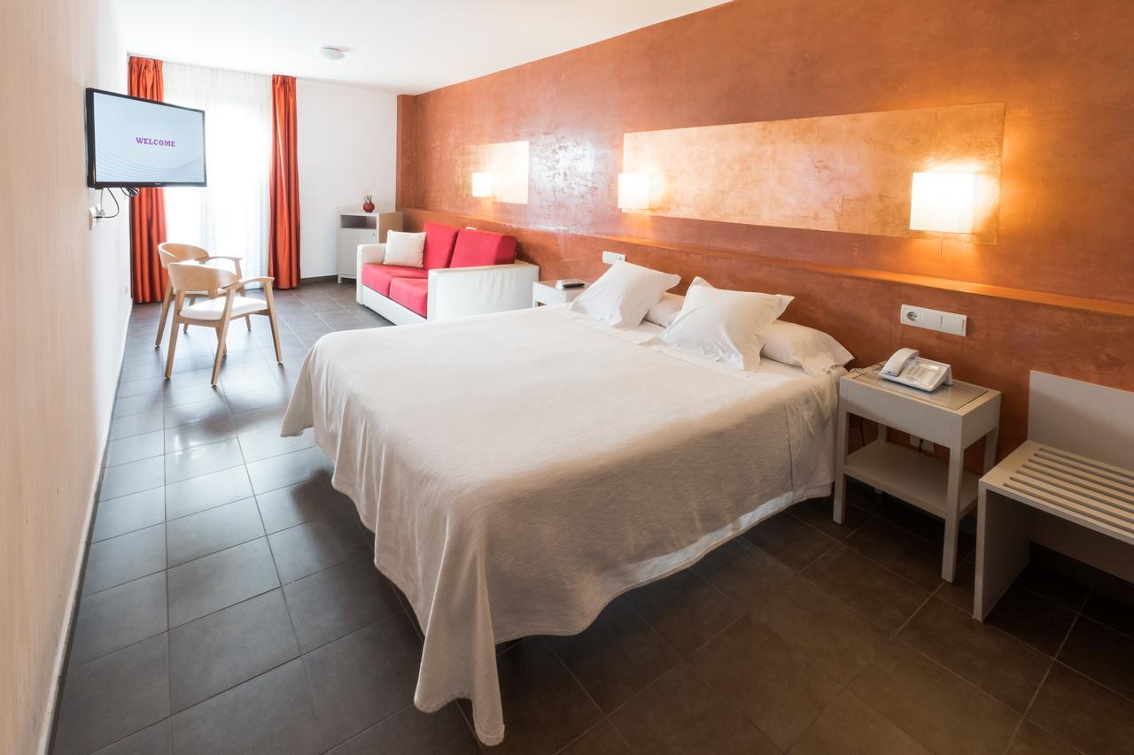 Hotel Carmen Roses Extérieur photo
